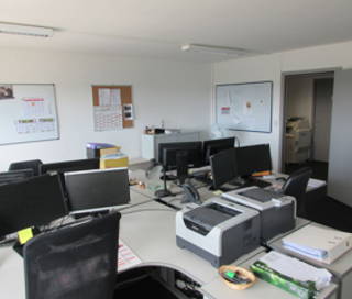 Espace indépendant 36 m² 3 postes Location bureau Avenue de l'Angevinière Saint-Herblain 44800 - photo 2